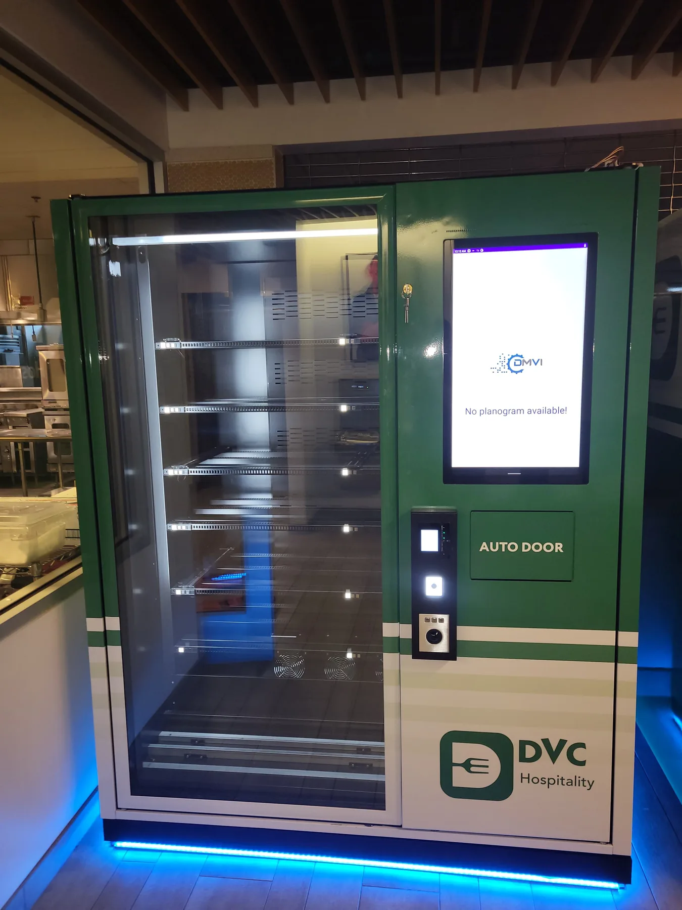 Smart Vending Machine 640