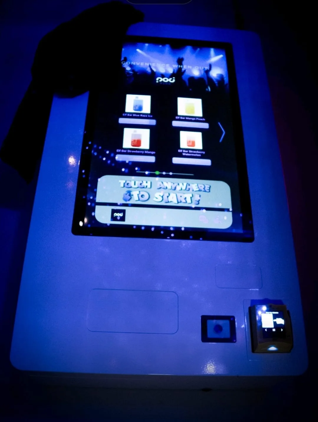 Wall-mounted vape vending machine gallery image 201