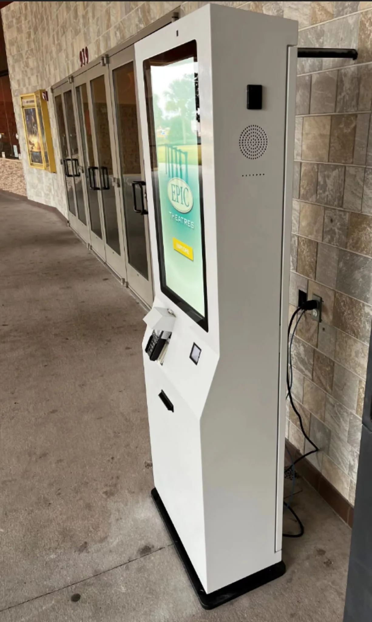 Wall-mounted vape vending machine gallery image 207