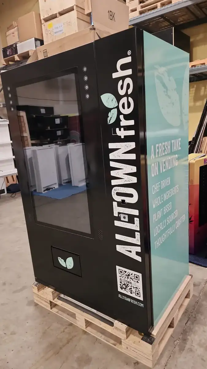 Large format DMVI smart vending machine for automated retail