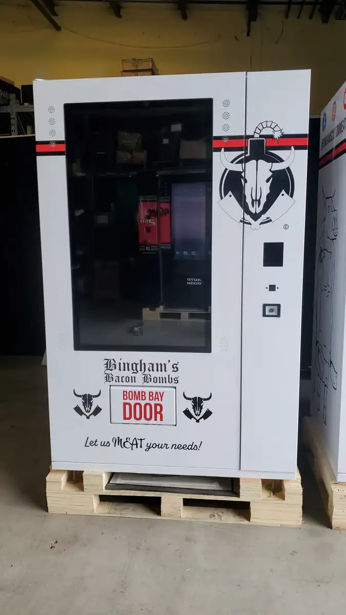 Floor-standing smart vending machine built for branded self-service sales
