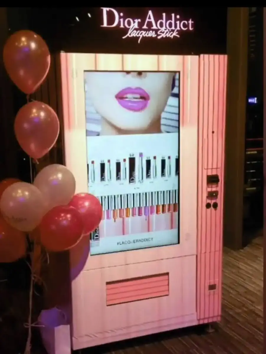 Large format DMVI smart vending machine for automated retail