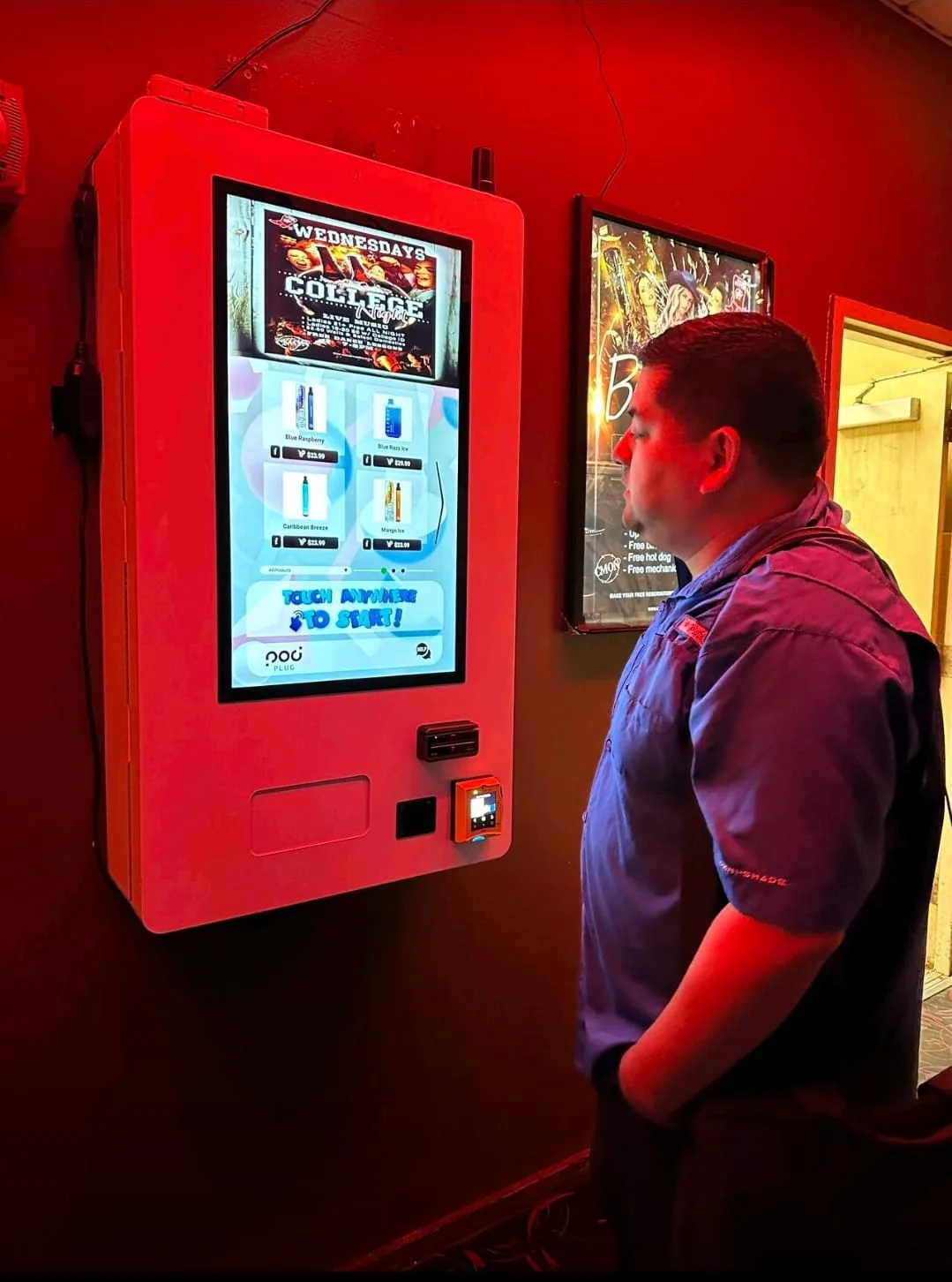 Wall mounted vending machine gallery image 8