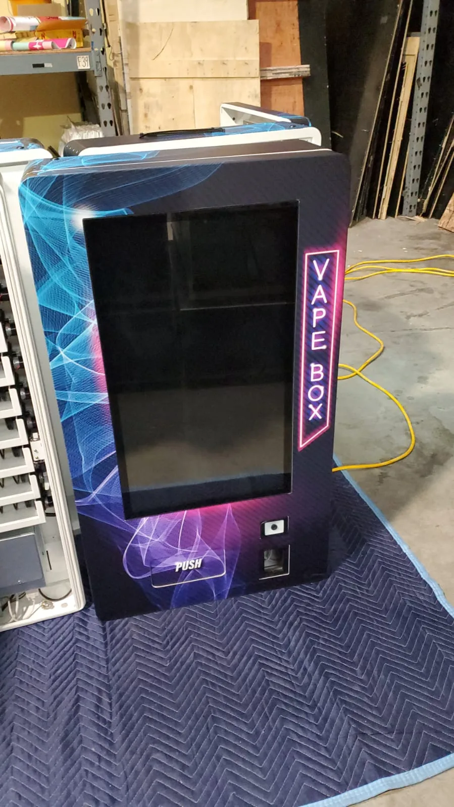 Wall mounted vending machine gallery image 16